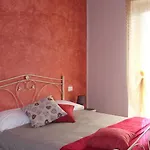 Konukevi Affittacamere Ciccio E Pinolo 3*